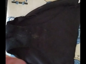 Corrida en bragas de mi mujer 106